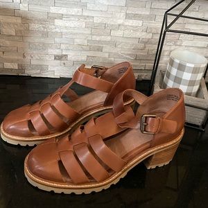 Seychelles of Los Angeles all leather sandal stacked 2.5 “ heel Brown size 7